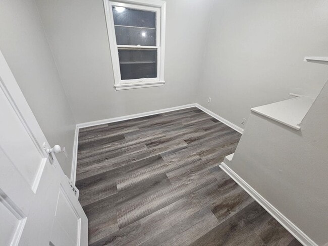 Building Photo - 18701 Maple Heights Blvd