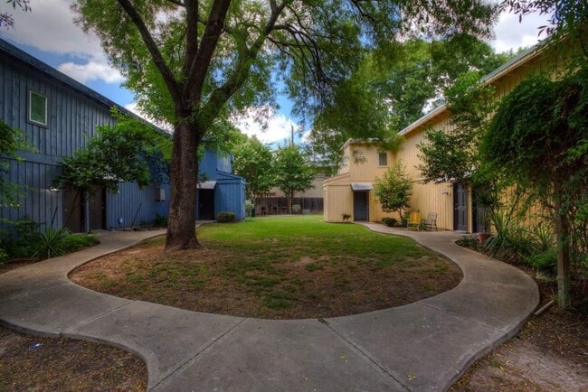 Primary Photo - 610 Franklin Blvd