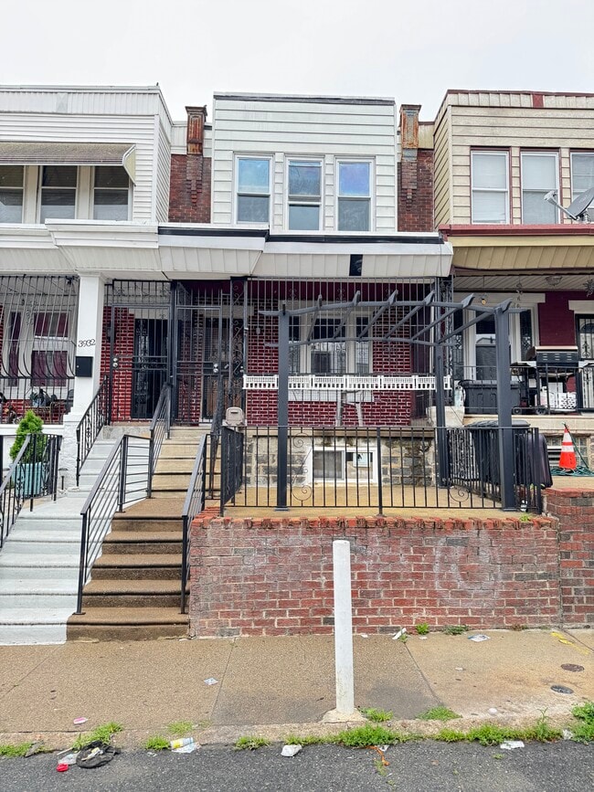 Primary Photo - 3934 Glendale St