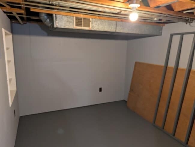 Building Photo - 208 Dee Rd