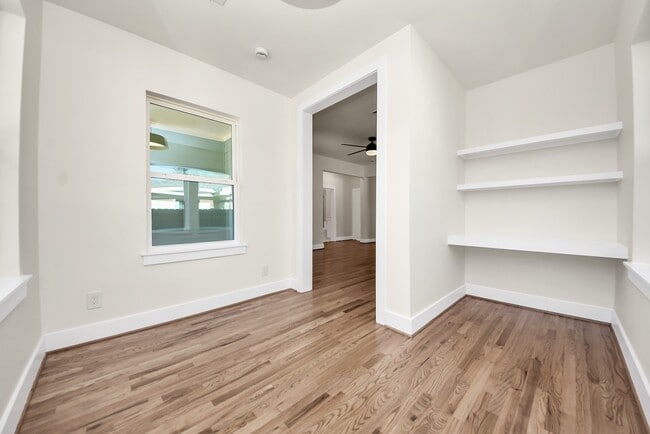 Building Photo - 122 Sidney St