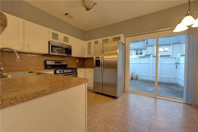 Building Photo - 3283 Hidden Cove Cir NW