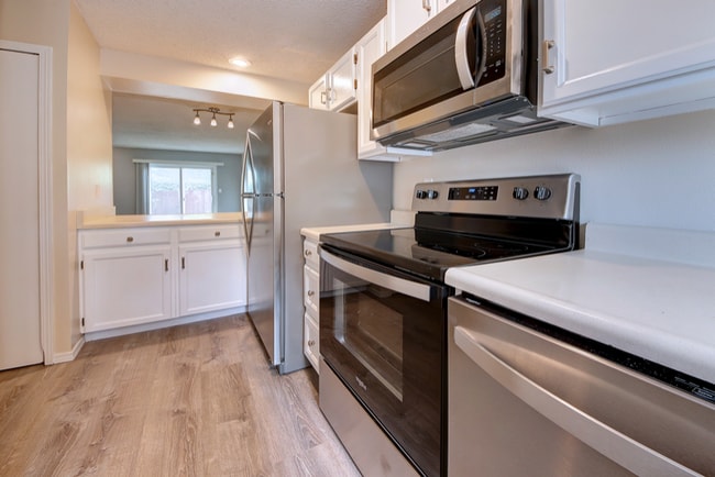 Building Photo - 1506 Crestone Ave