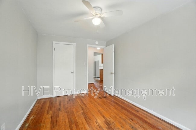 Building Photo - 3919 E Gatewood Ln