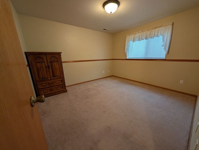 Building Photo - Gorgeous large Clarkston Heights duplex