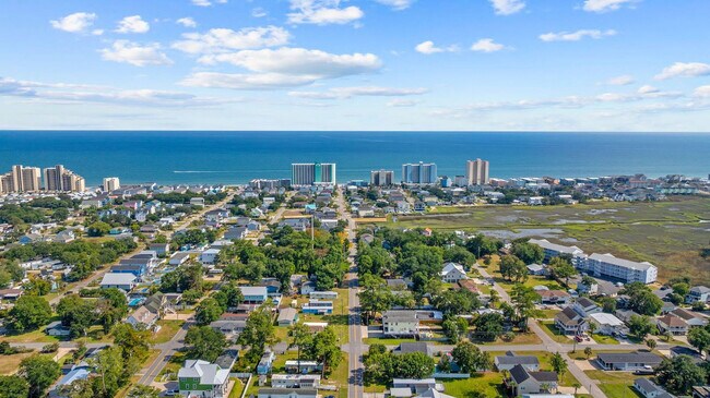 Building Photo - 347 Seabreeze Dr