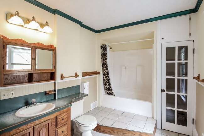 Building Photo - 259 Valley Ave NW