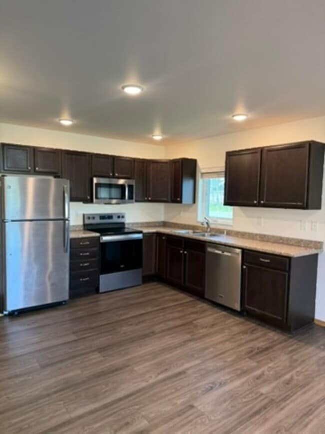 Building Photo - Modern 2-Bedroom Rental in North Pole!