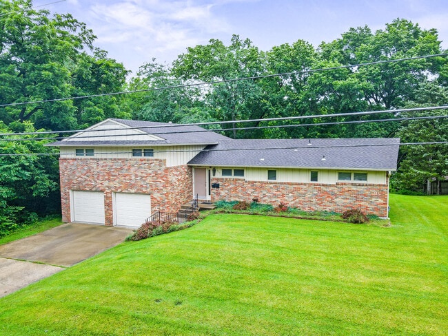 Building Photo - 820 S Fairview Rd