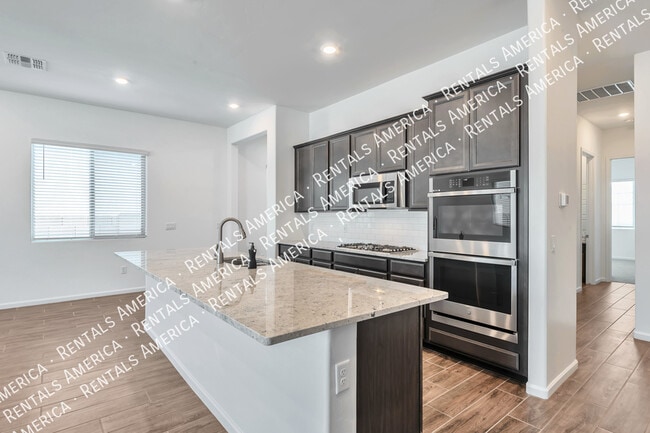 Building Photo - 10858 W Yates Ln