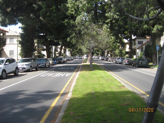 Building Photo - 4251 Degnan Blvd