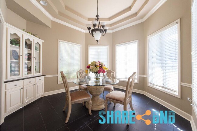 Building Photo - 48 Dartmouth Dr