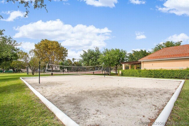 Building Photo - 2016 Alta Meadows Ln