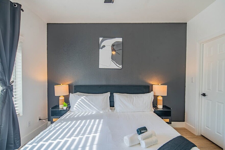 Building Photo - 7900 E Princess Dr