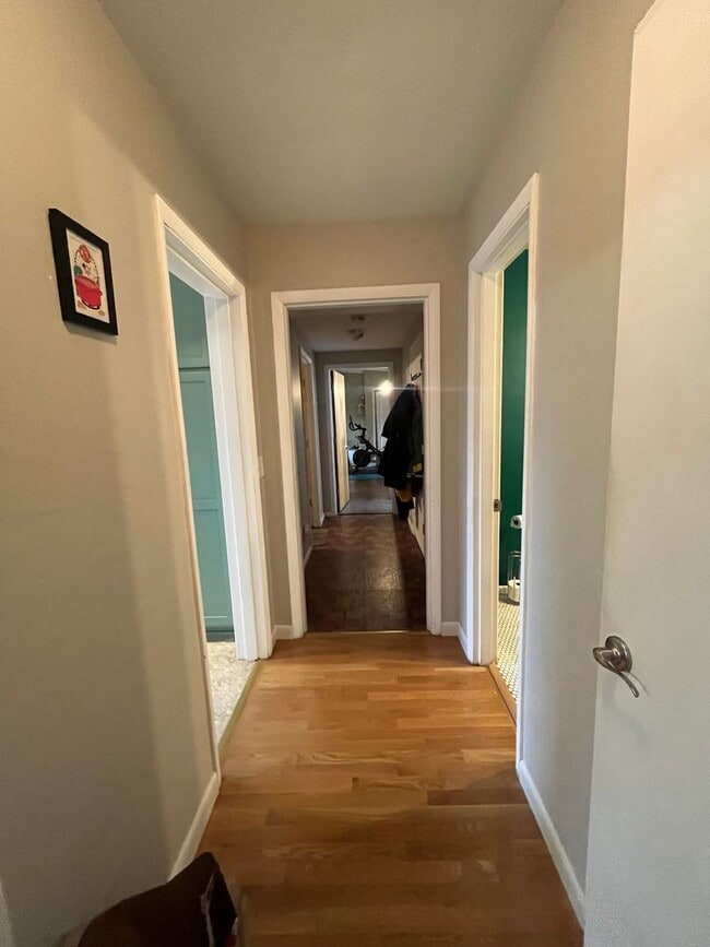 Building Photo - 4-Bedroom 3-Bathroom Home in Springfield