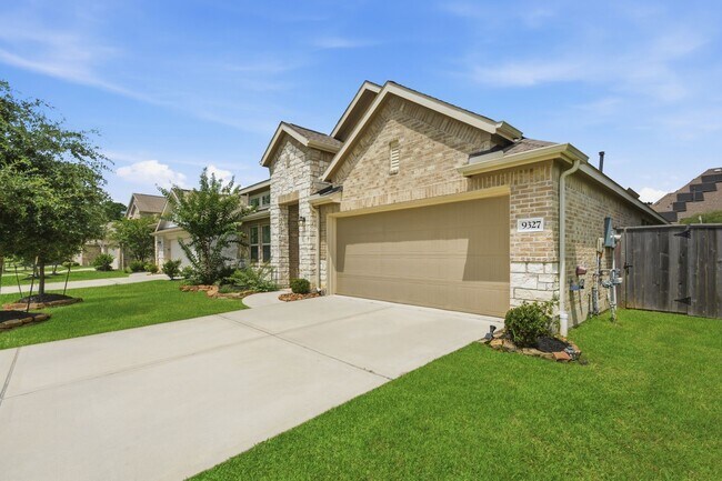 Building Photo - 9327 Clearwater Bluff Ln
