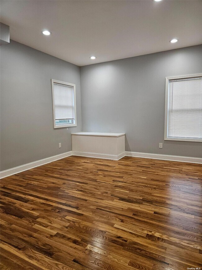 Building Photo - 93 Hempstead Ave