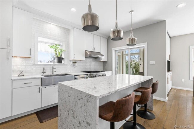 Building Photo - 73 Maple Ave