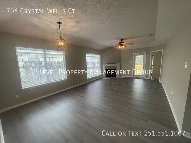 Building Photo - 706 Crystal Wells Ct N