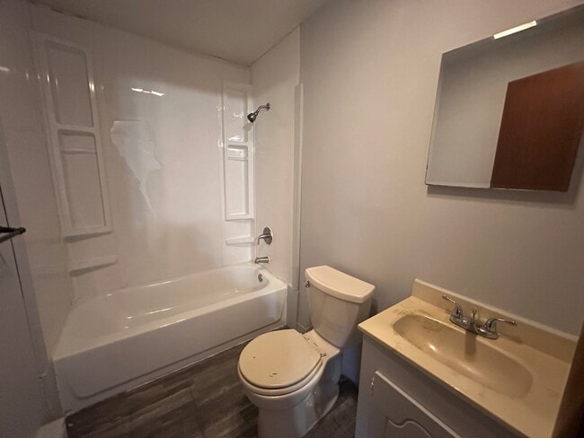 Building Photo - 408-4 Main-W