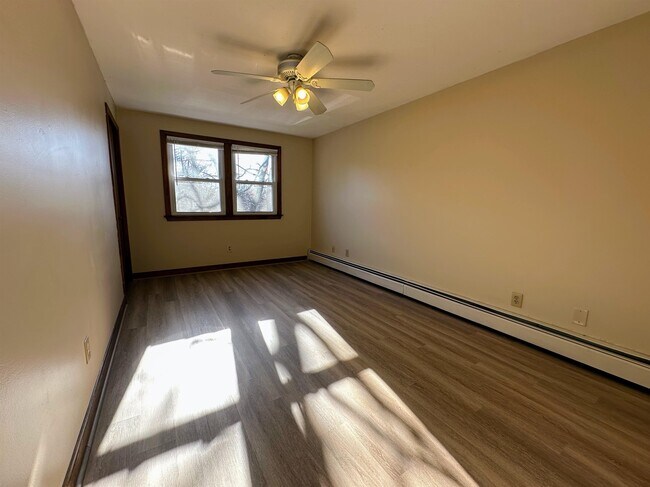 Building Photo - 33 Elwood Ave