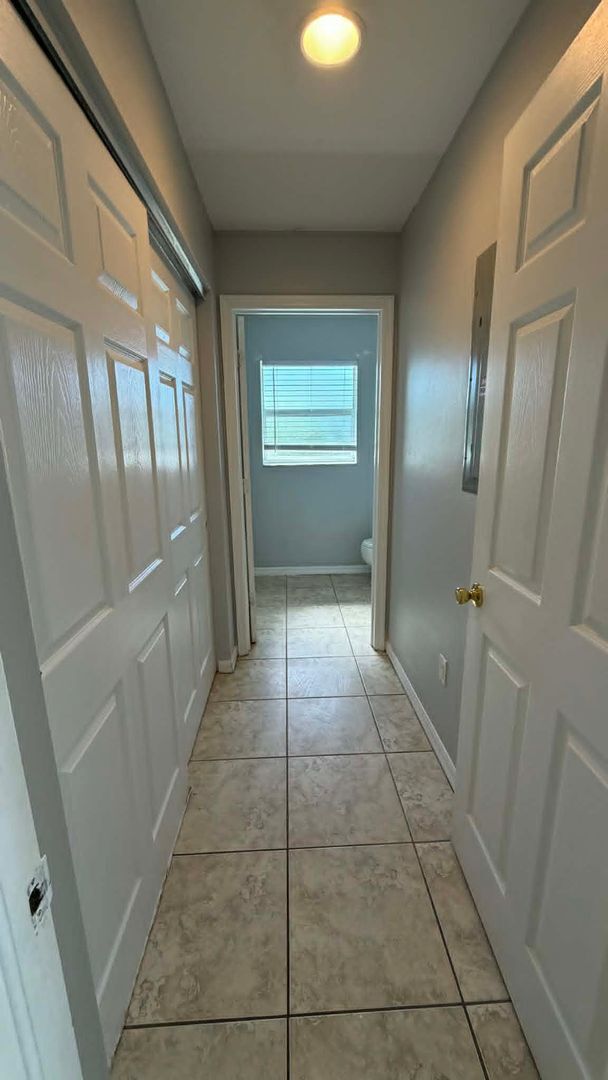 Building Photo - 2 Bedroom + Den in Lehigh Acres