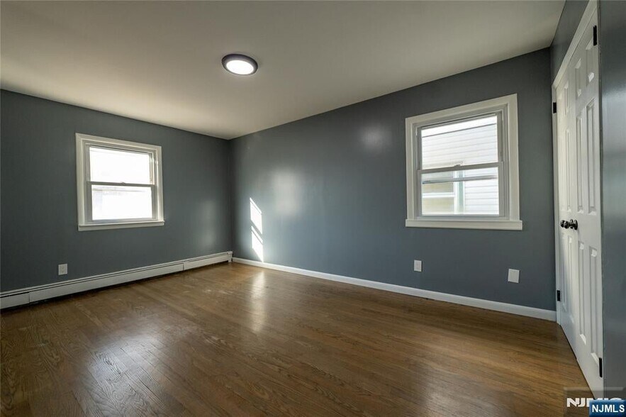 Building Photo - 3506 Givernaud Terrace