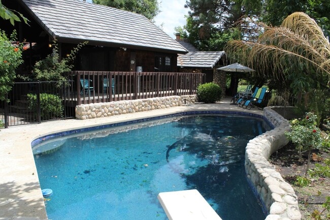 Building Photo - Unique Bakersfield Home for Rent Bakersfiled Country Club