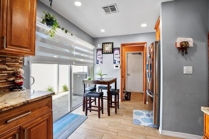 Building Photo - 8050 NW 47th Ct