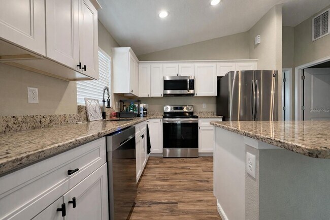 Building Photo - 5223 Kingsman Ave