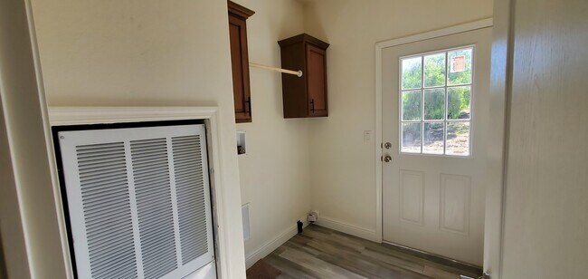 Building Photo - 10712 Valle Vista Rd