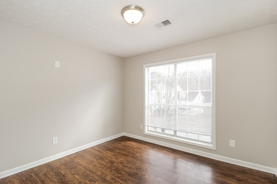 Building Photo - 2526 Riverwood Spg