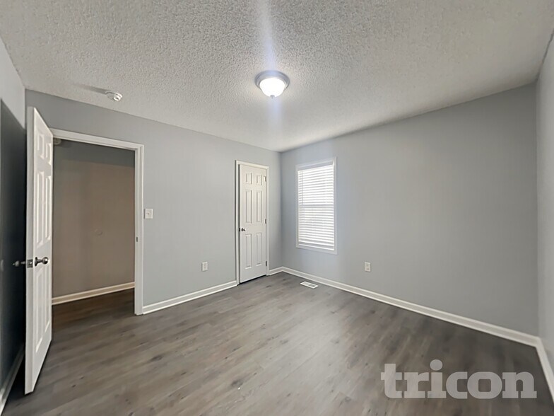 Building Photo - 5130 Daffodil Ln