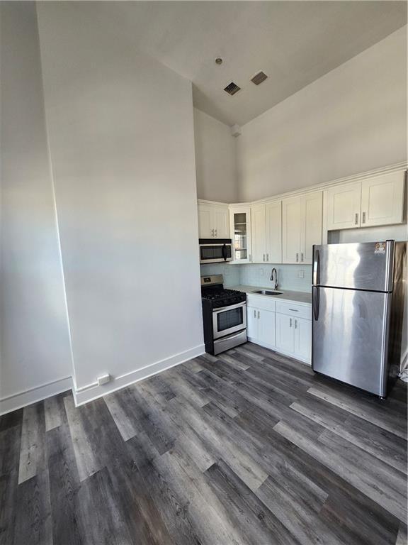 Building Photo - 156 Norwood Ave