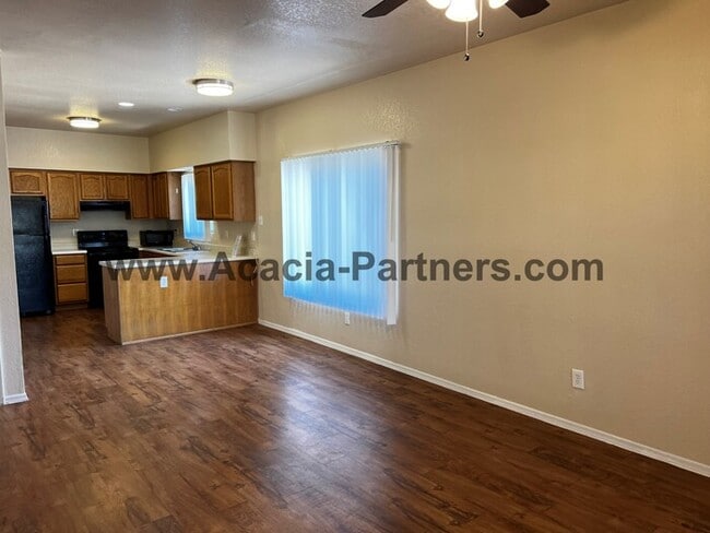 Building Photo - **Gated!!**Two Bedroom Townhome
