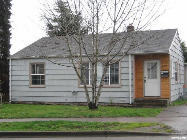 Primary Photo - 4 bedroom 2 bath home in great location