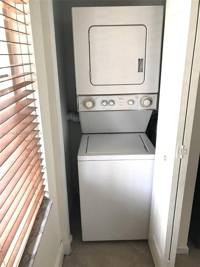 Building Photo - 8233 SW 25th Ct