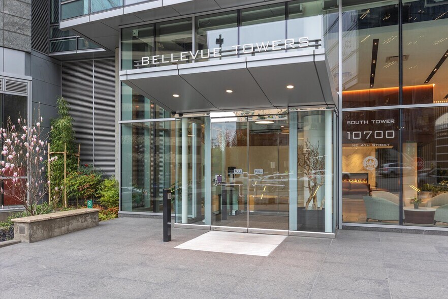 Building Photo - 10700 NE 4th St