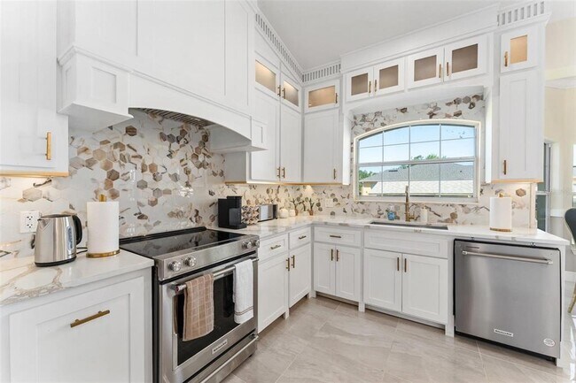 Building Photo - 2832 Rodeo Dr