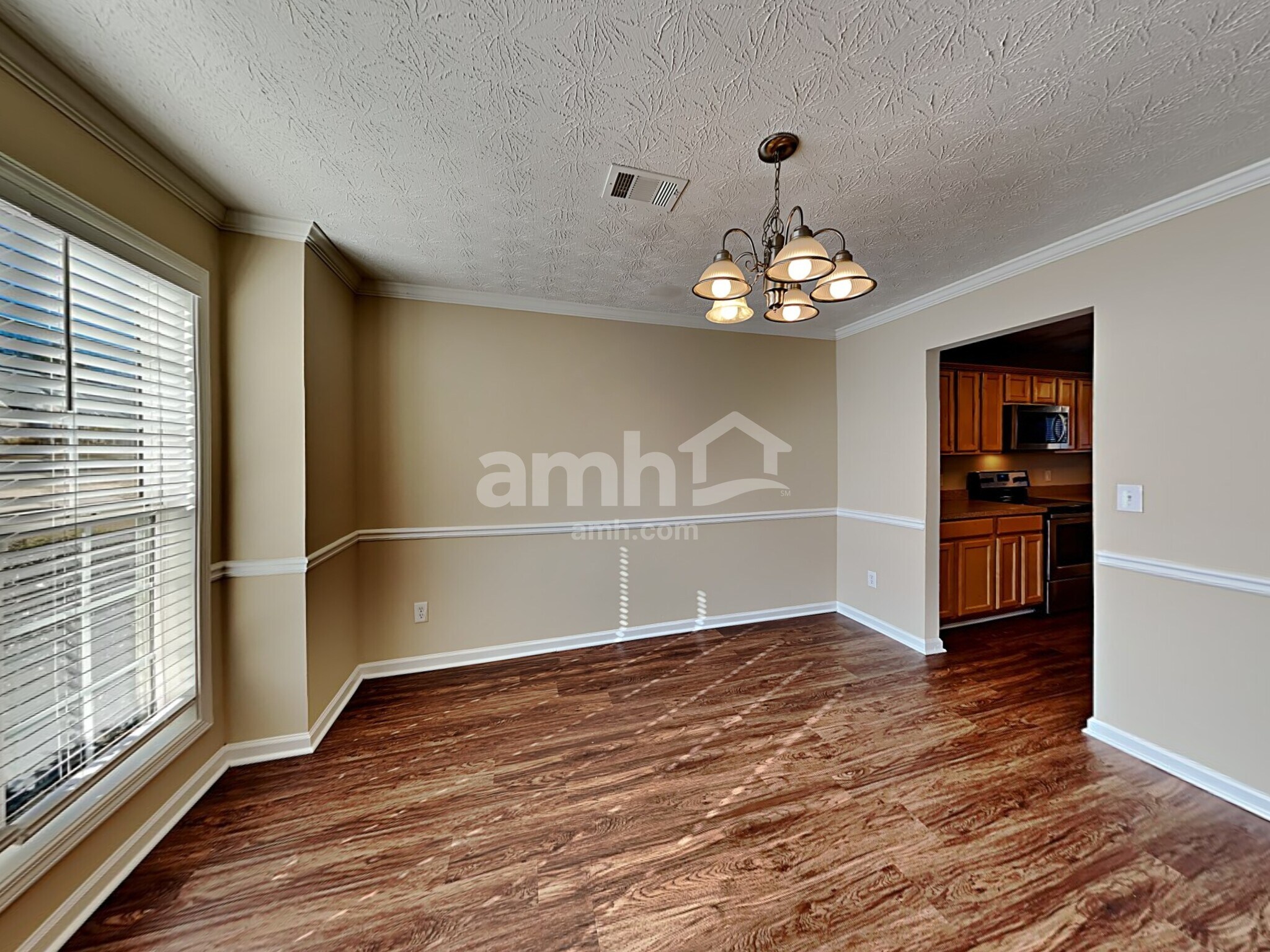 Building Photo - 501 Hawk Eye Ct