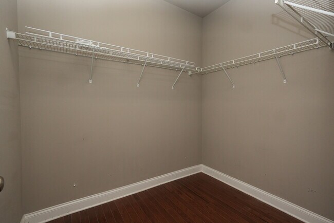 Building Photo - Charming 3-Bed, 3.5-Bath Home in a Peacefu...