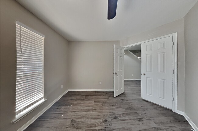 Building Photo - 6110 Wilcox Point Dr