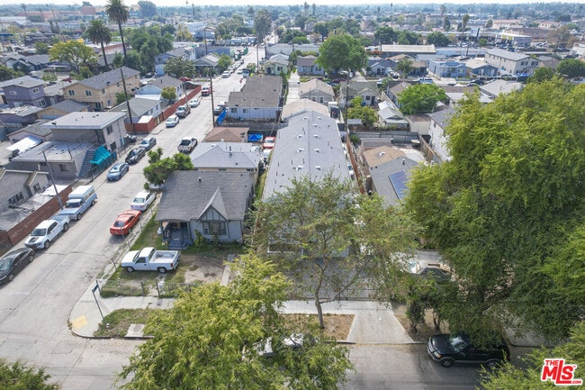 Building Photo - 154 E 84th Pl