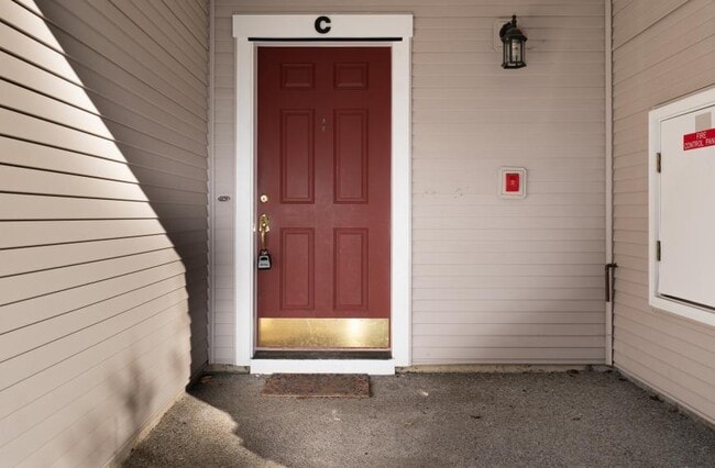 Building Photo - 2 bedroom in Renton WA 98055