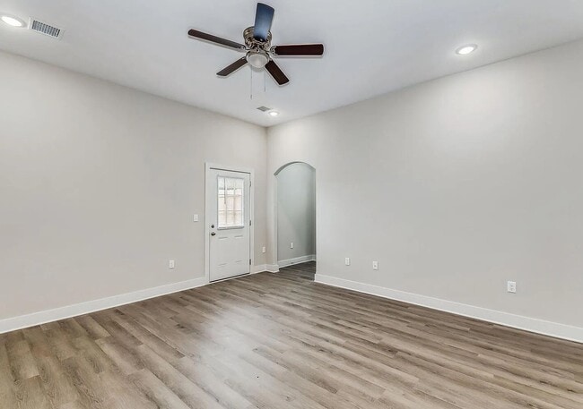 Building Photo - 3604 W 45th St S