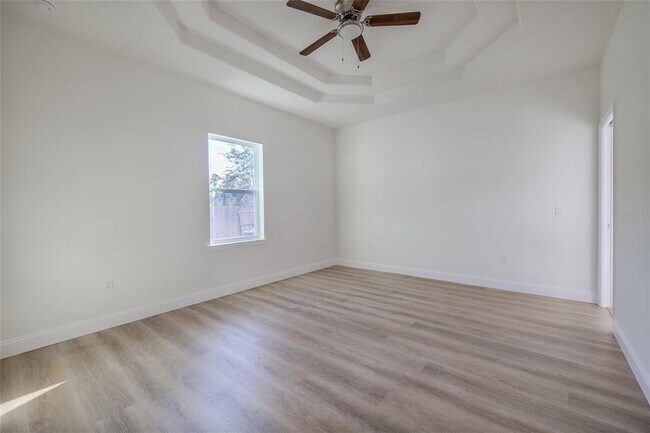 Building Photo - 2 Rainbow Ln