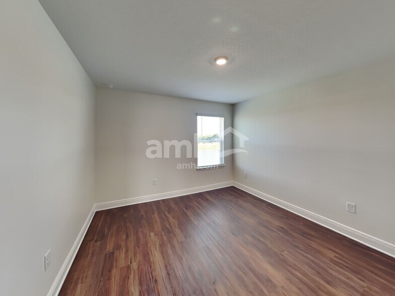 Building Photo - 14620 Cedar Ml Dr