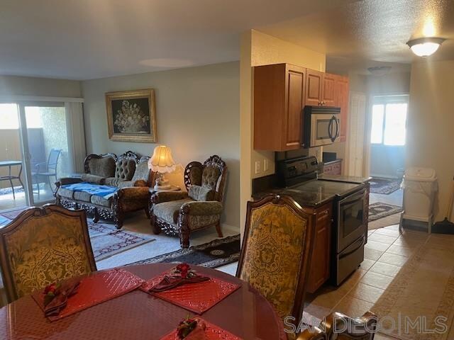 Building Photo - 2980 Alta View Dr