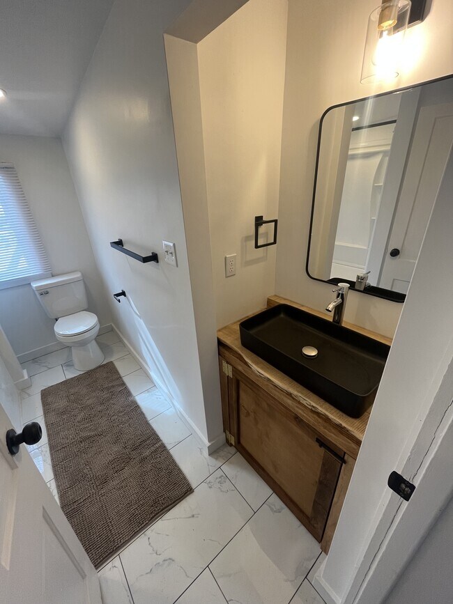 Building Photo - 303 W Main St