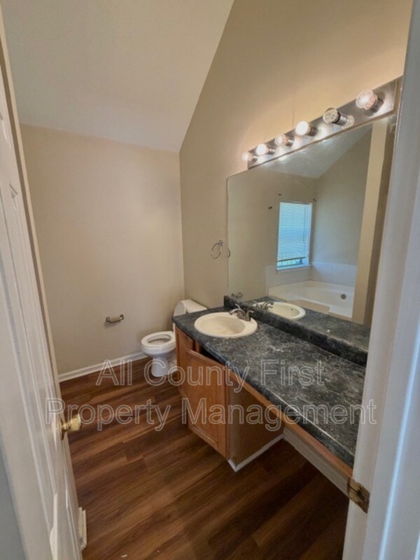 Building Photo - 2237 Hidden Creek Dr